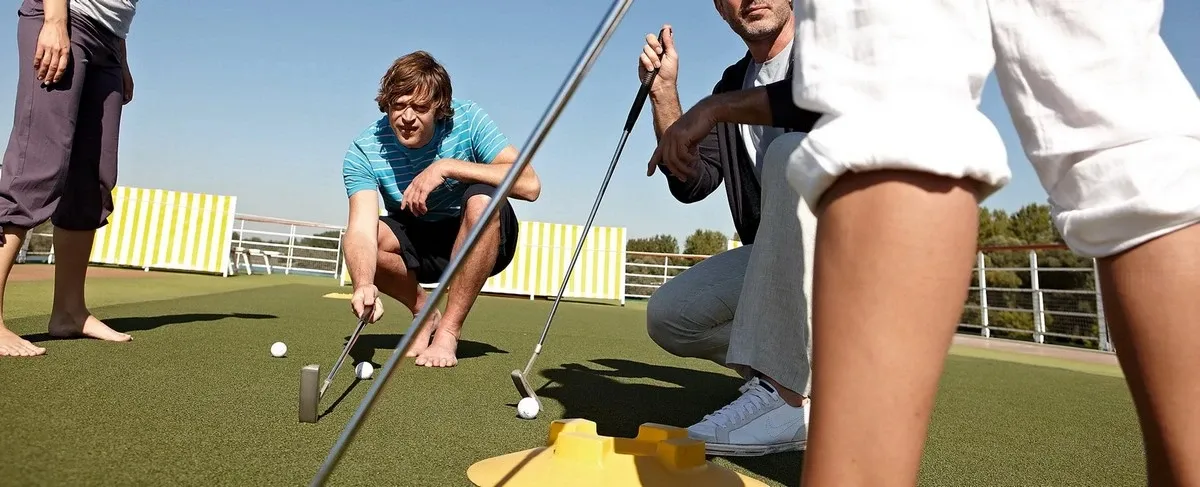 A_Rosa_cruises_mini_golf_6b4ec06773.webp