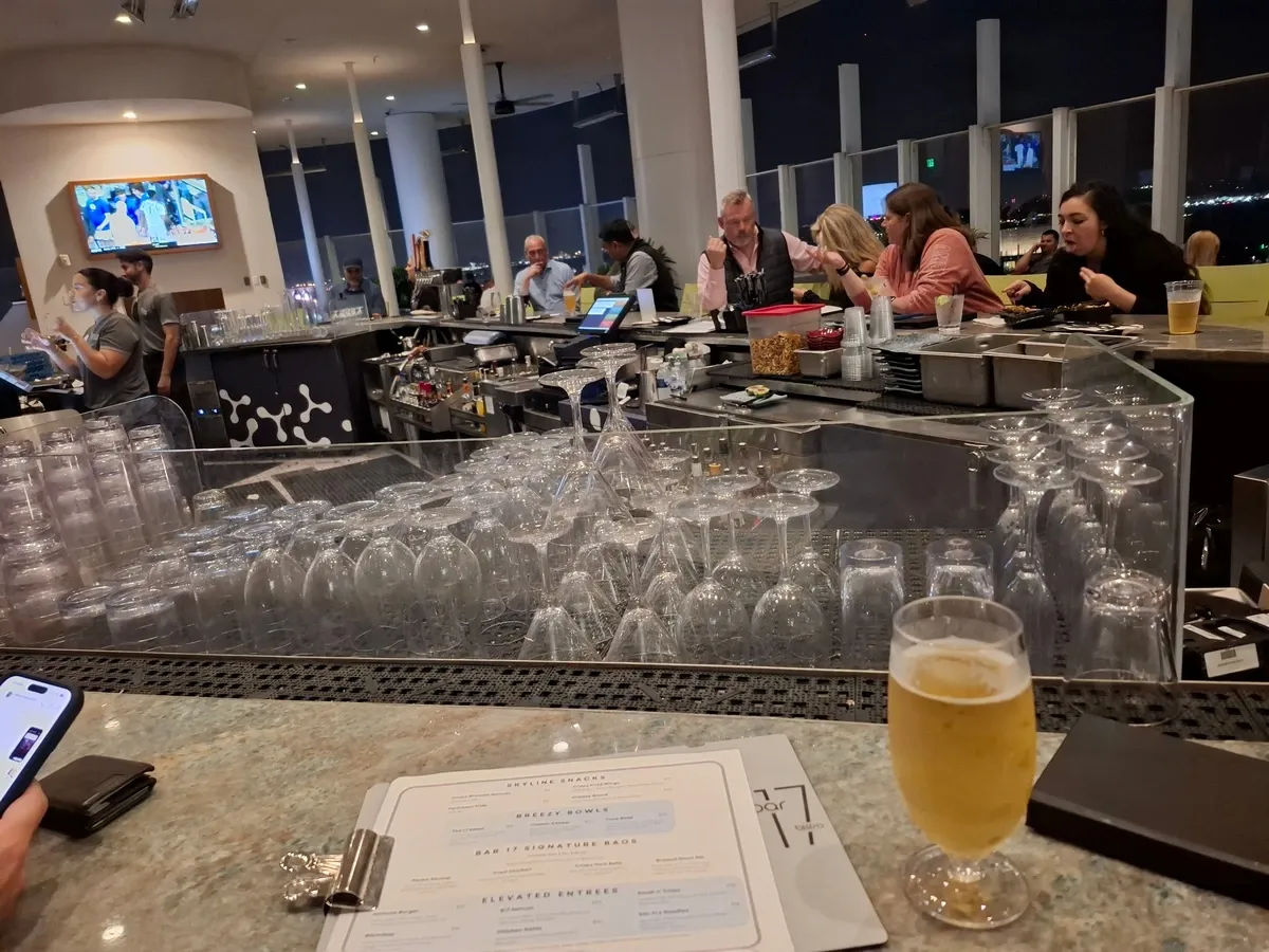 Aventura_Hotel_rooftop_bar_counter_e2df3c2309.webp