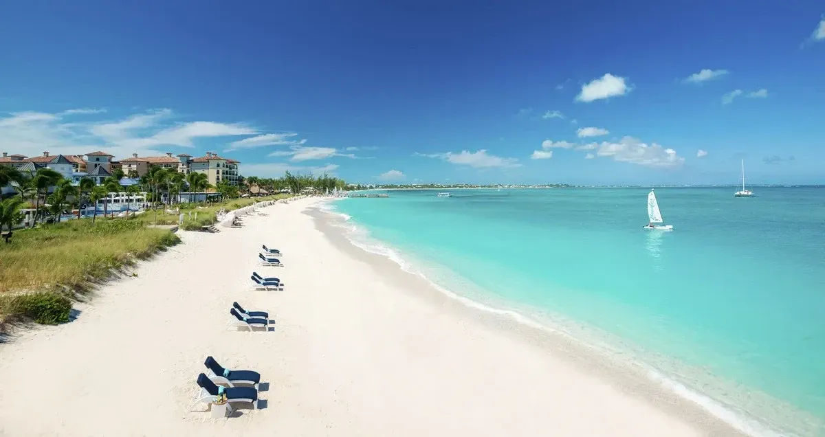 Beaches_Resorts_Turks_Caicos_grace_bay_beach_2_52137605ea.webp