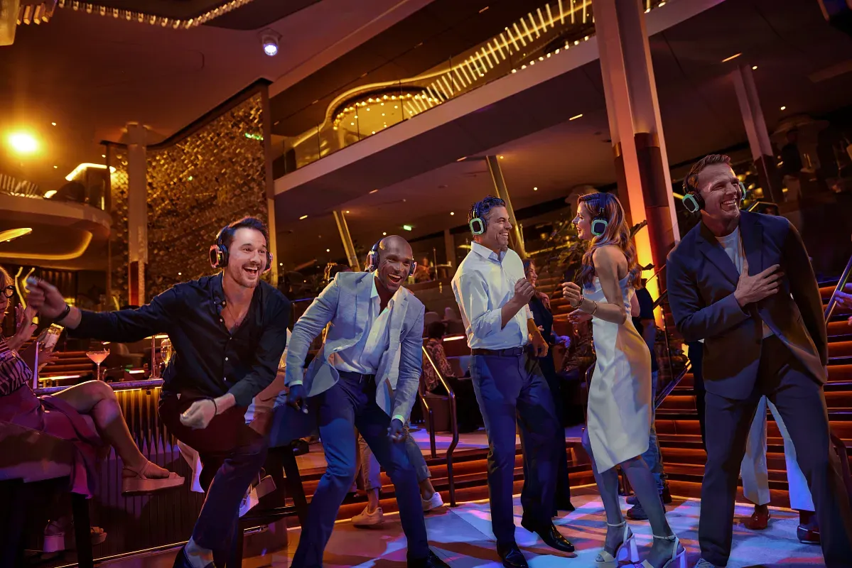 Celebrity_Cruises_silent_disco_nightlife_e24e9373ce.webp