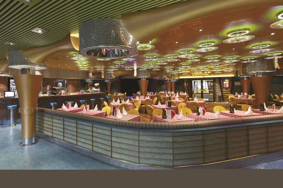 Costa_Cruises_restaurant_pizza_946e51d514.webp