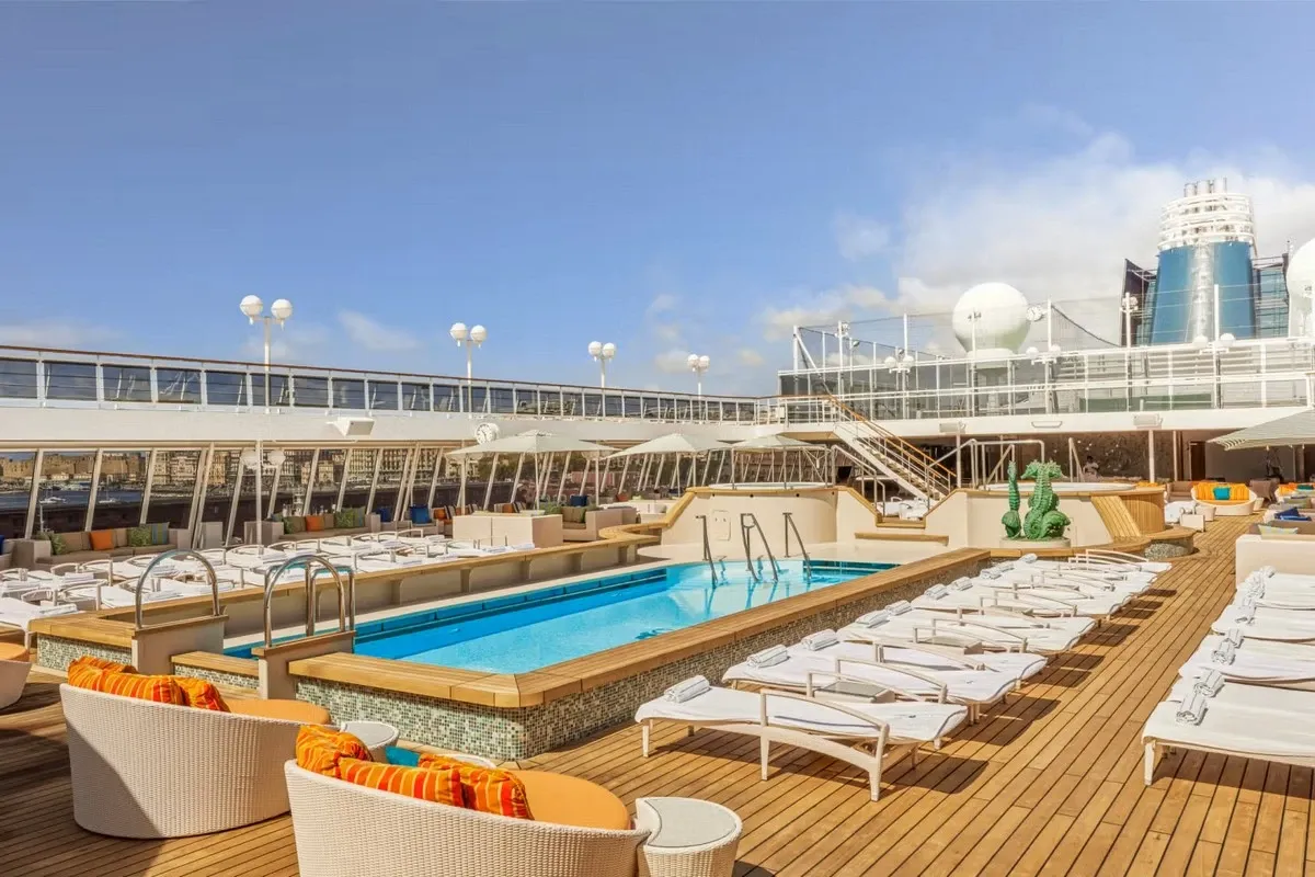 Crystal_Cruises_Serenade_Pool_983ab32b6c.webp