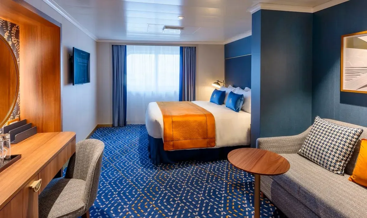 Cunard_Cruise_Line_Britannia_Stateroom_347cc2d494.webp