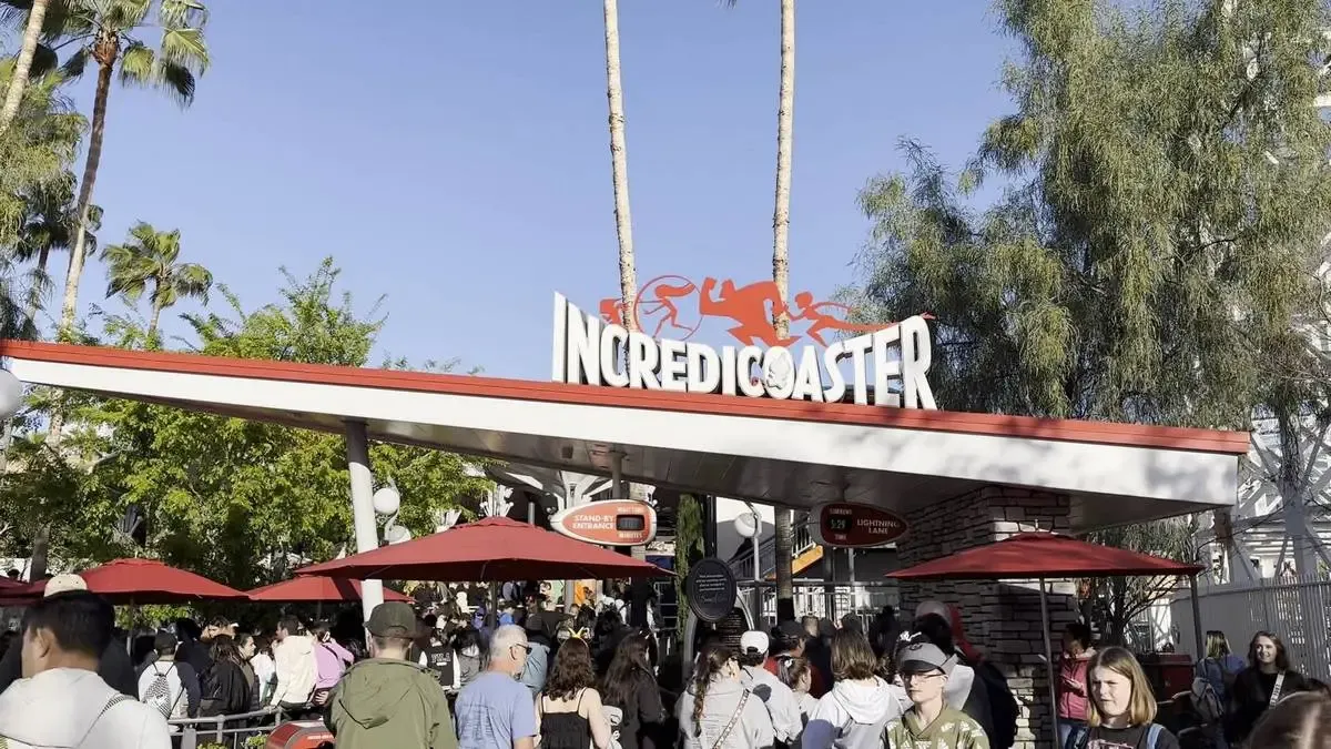 Disney_California_Adventure_incredicoaster_entrance_9115279024-1.webp