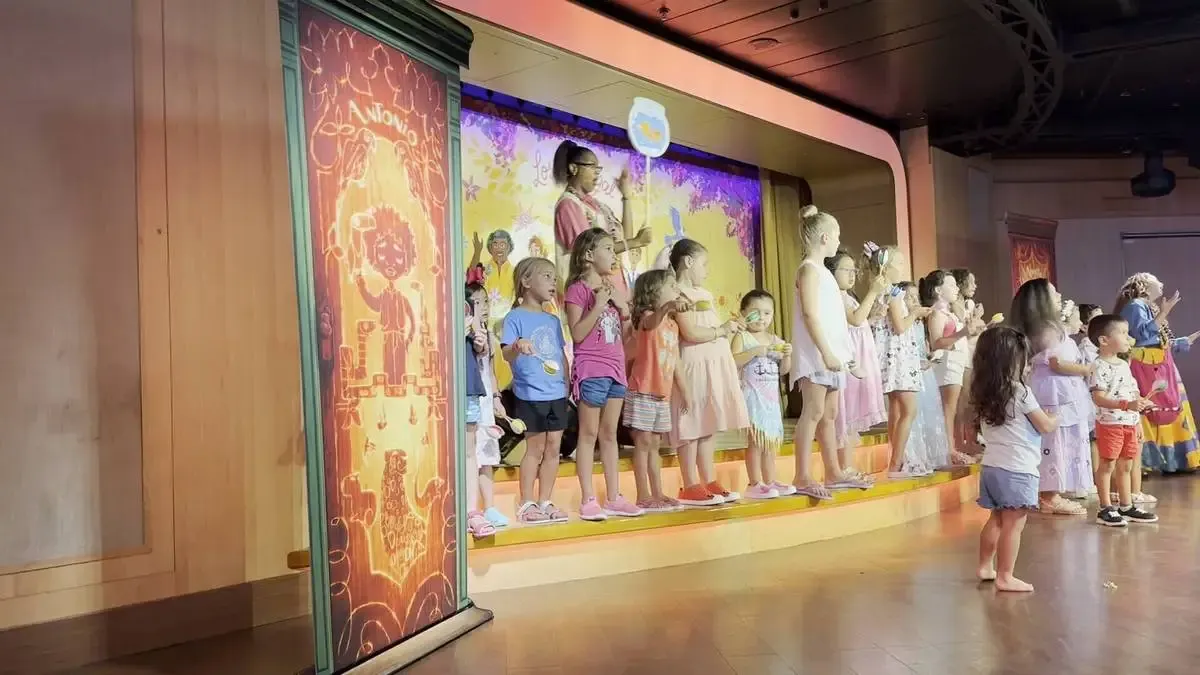 Disney_Cruise_Line_Encanto_Kids_party_c1cc14b7b1.webp