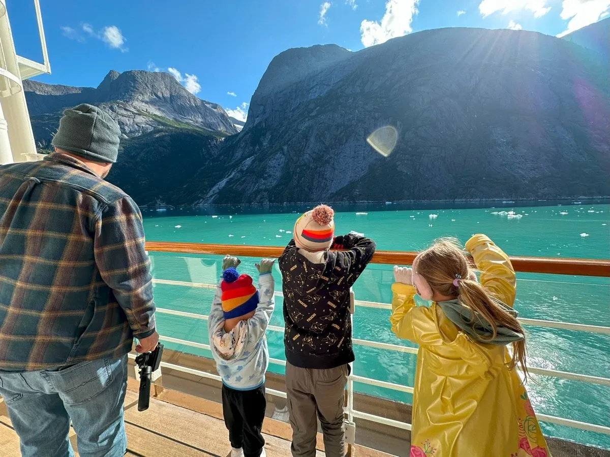 Disney_Cruise_Line_alaska_Glacier_8ac52edc48.webp