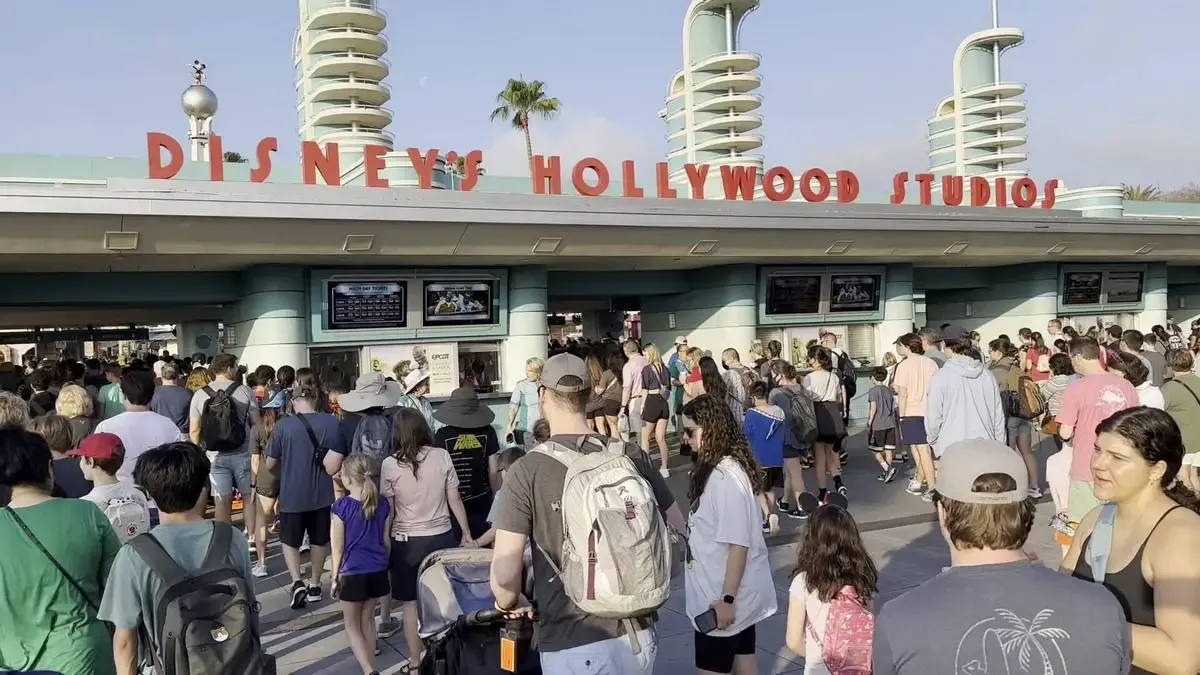 Disney_Hollywood_Studios_Entrance_352b312ae7-3.webp