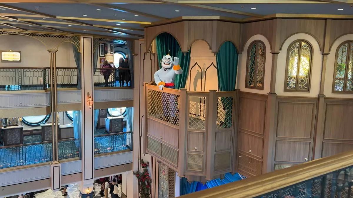 Disney_Treasure_genie_atrium_1236230516.webp
