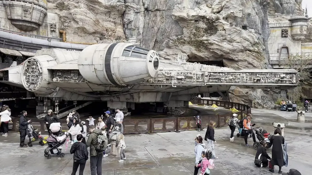 Disneyland_Galaxys_Edge_Millenium_Falcon_4a0921de2d.webp