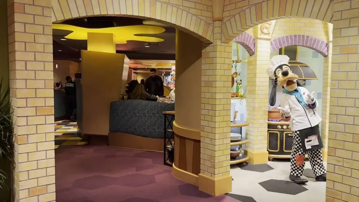 Disneyland_Hotel_Goofys_Kitchen_2aad523291-3.webp