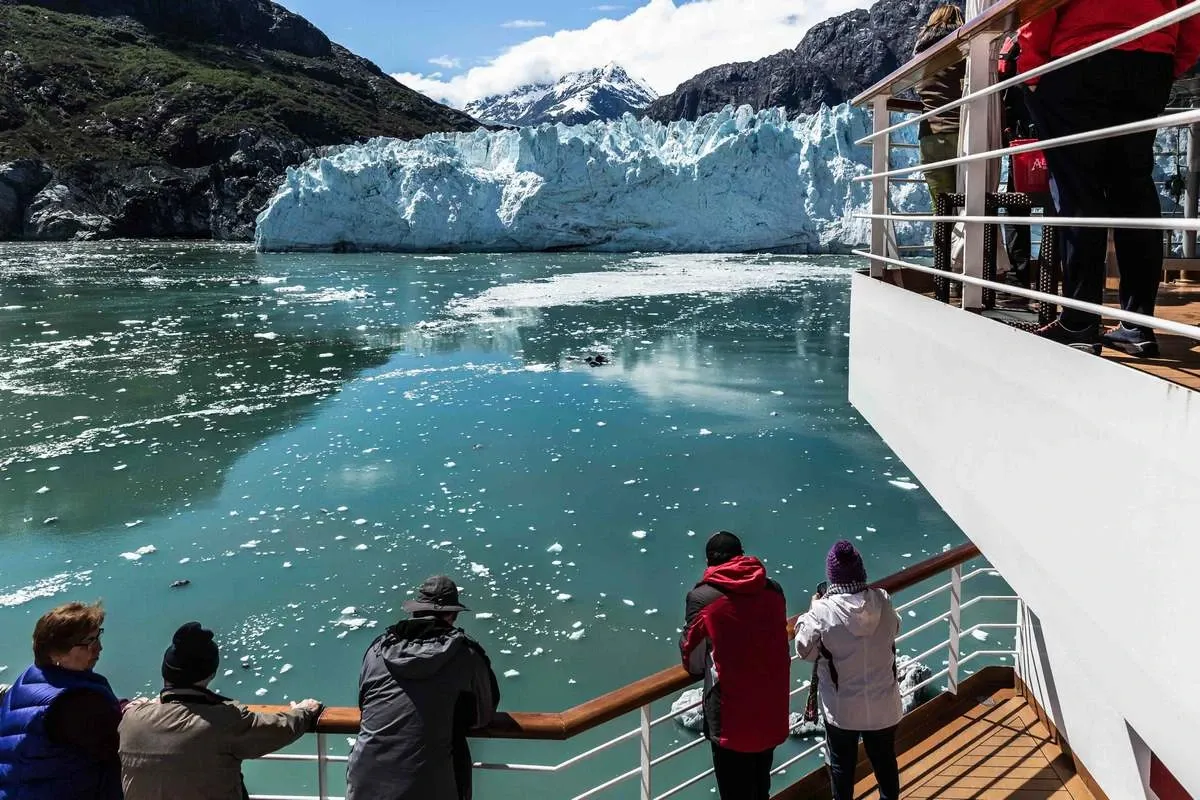 Holland_America_Alaska_Destination_8f26bc0530.webp