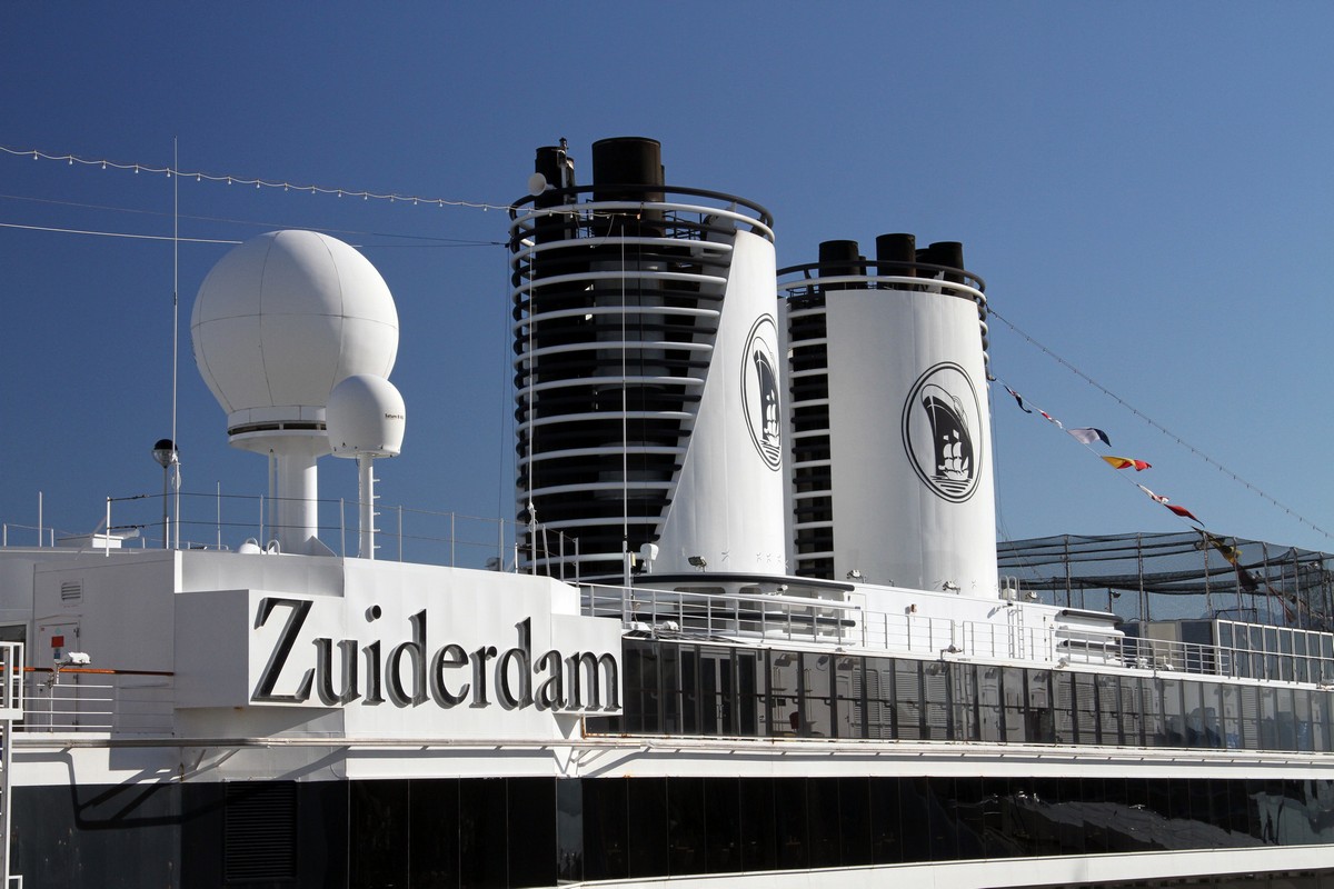 Holland_America_Zuiderdam_3d52a14ec1.jpg