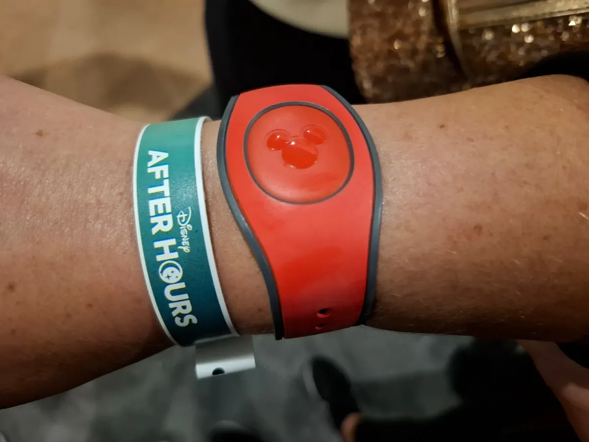 Hollywood_Studios_After_Hours_wristband_870664904d.webp