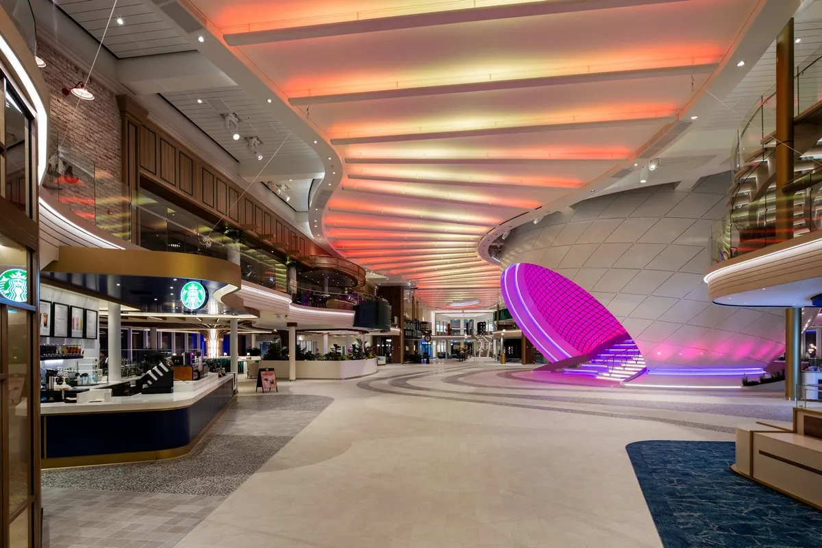 Icon_of_the_Seas_Royal_Promenade_2c131e253d.webp