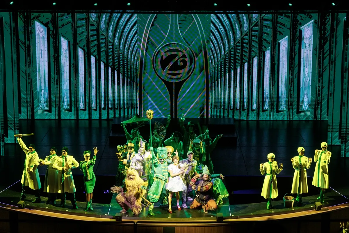 Icon_of_the_Seas_Wizard_of_Oz_stageshow_9c07297f99.webp