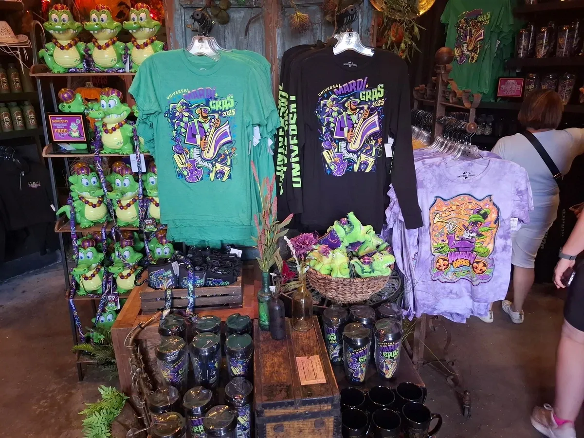Islands_of_Adventure_mardi_Gras_2025_merchandise_2f02031eb3.webp