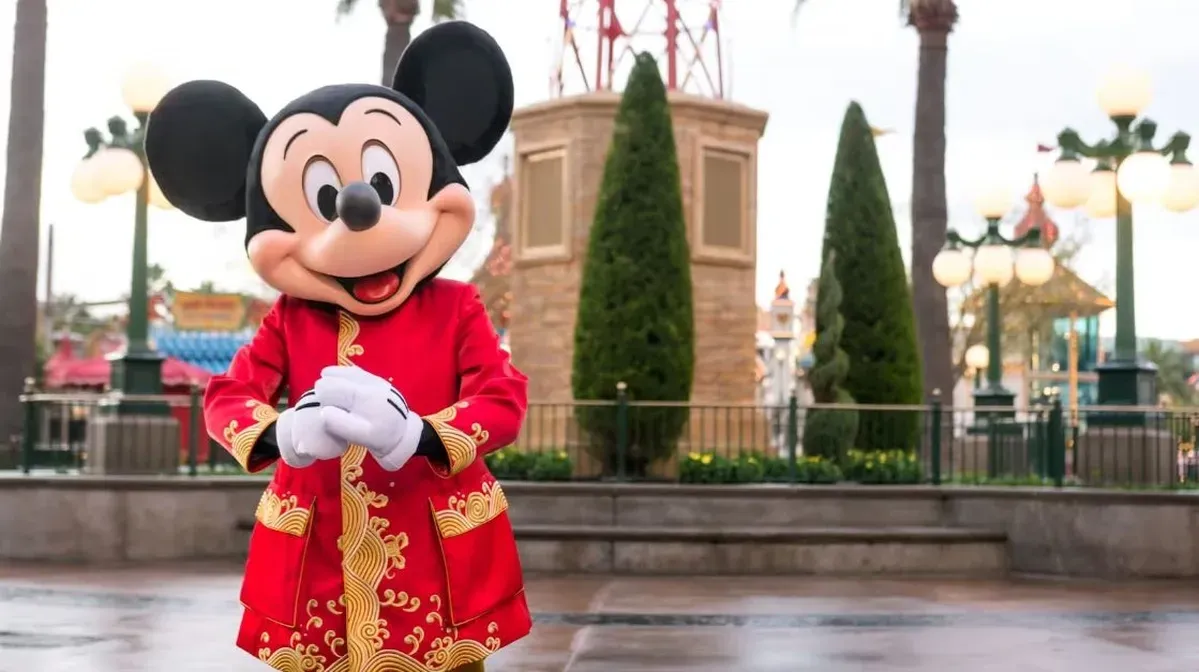 Lunar_New_Year_Disneyland_5776f5f115.webp
