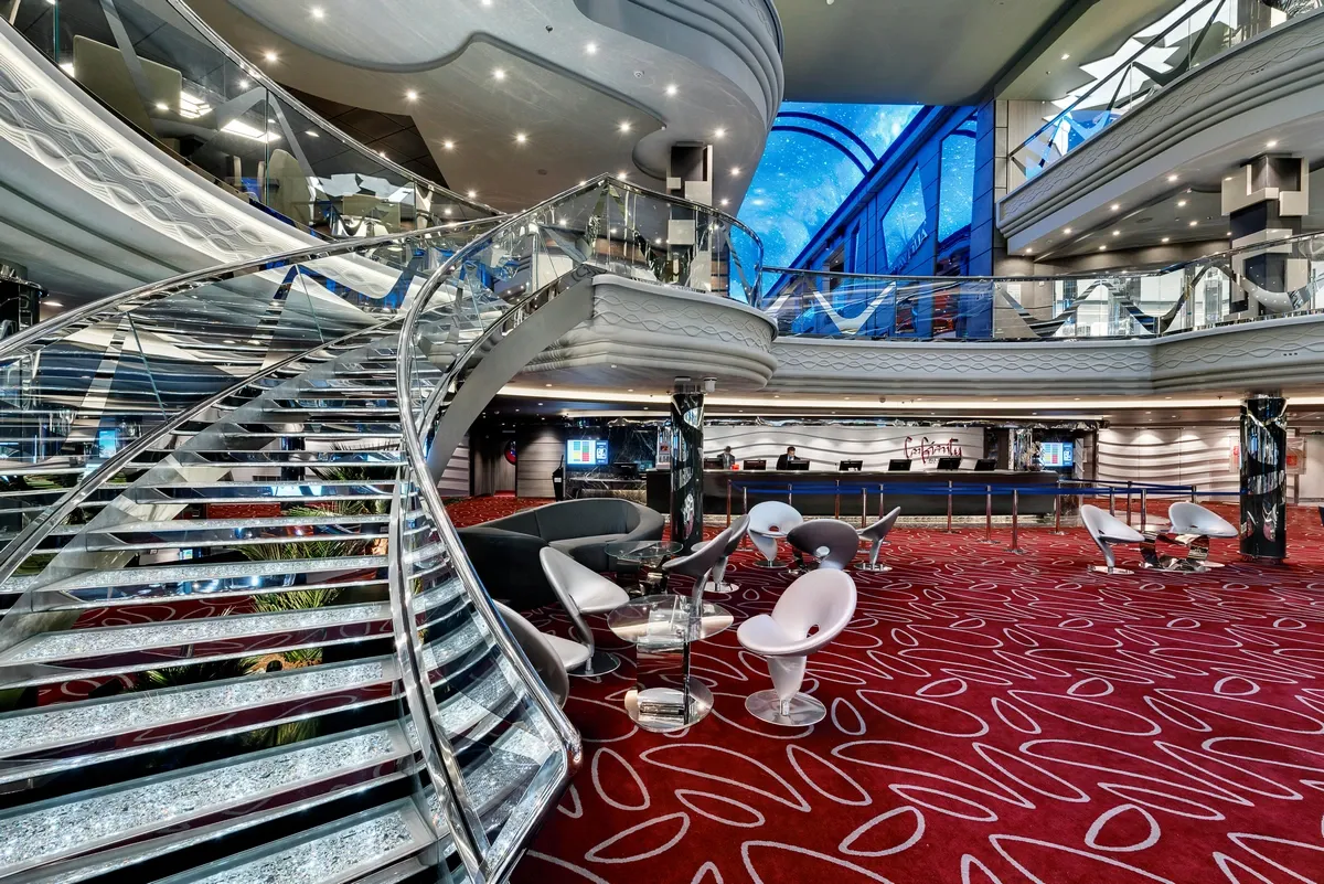 MSC_Meraviglia_atrium_c6bda549e0.webp