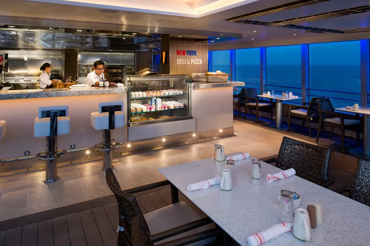 MS_Koningsdam_New_York_Pizza_226fcfa7e0.webp