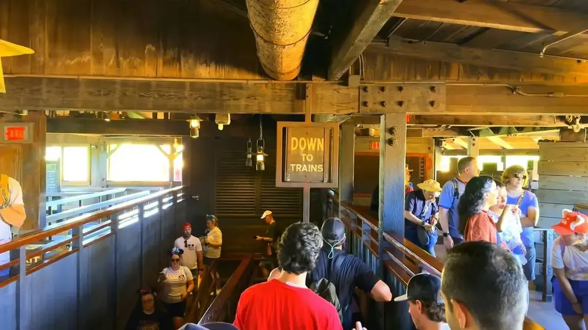 Magic_Kingdom_Big_Thunder_Mountain_queue_25fff3223c.webp