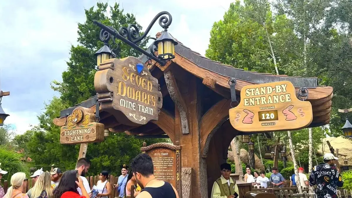 Magic_Kingdom_Seven_Dwarfs_Mine_Train_entrance_80dd44b192-2.webp