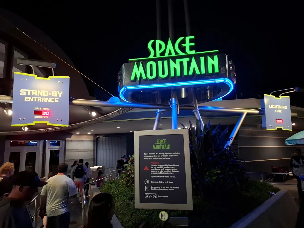 Magic_Kingdom_Space_Mountain_Queue_295e22304a.webp