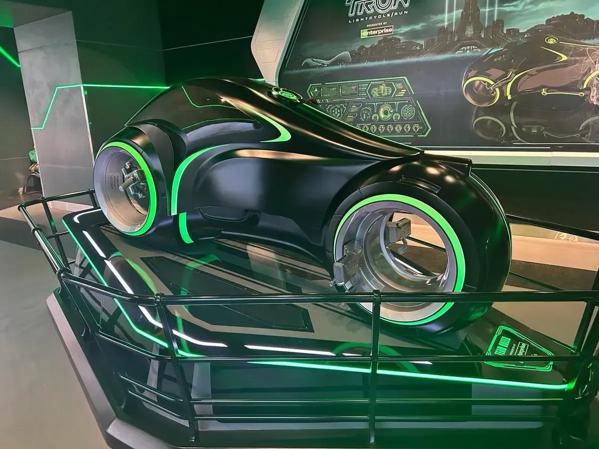 Magic_Kingdom_Tron_Bike_46647de6ab-1.webp