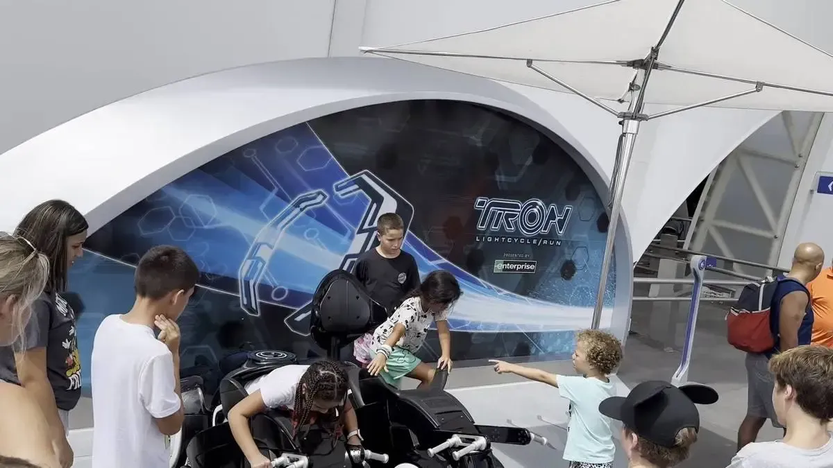 Magic_Kingdom_Tron_Lightcycle_Run_Entrance_0c80ce672e.webp