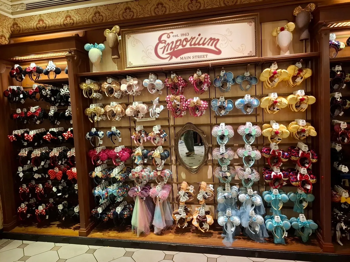 Magic_Kingdom_merchandise_ears_31ba9a58e5.webp