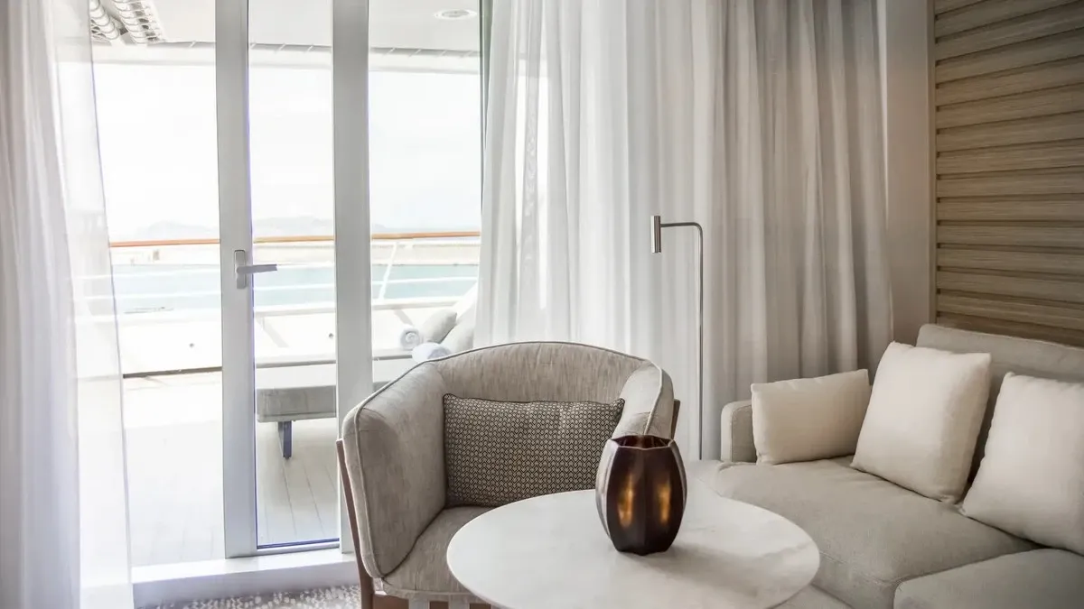 Ponant_Cruises_Room_a1c519e2ba.webp