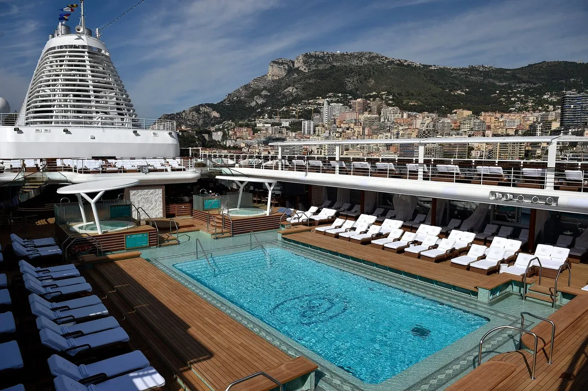 Regent_Seven_Seas_Explorer_Main_Pool_Deck_9760f92ba6.webp