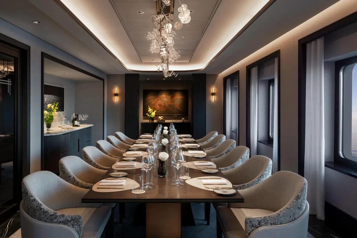 Ritz_Carlton_Yacht_Dining_Privee_b5bc41307d.webp