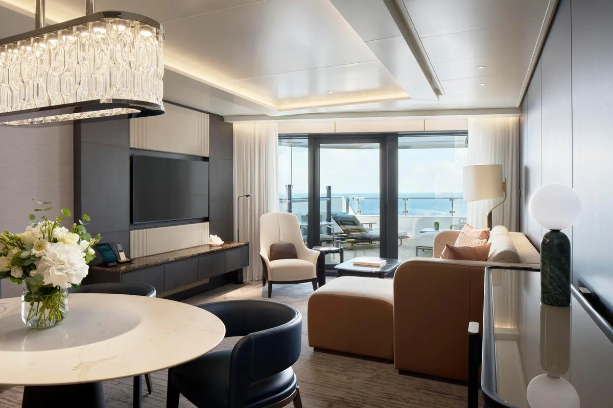 Ritz_Carlton_Yacht_Luminara_Suite_5ff249c460.webp