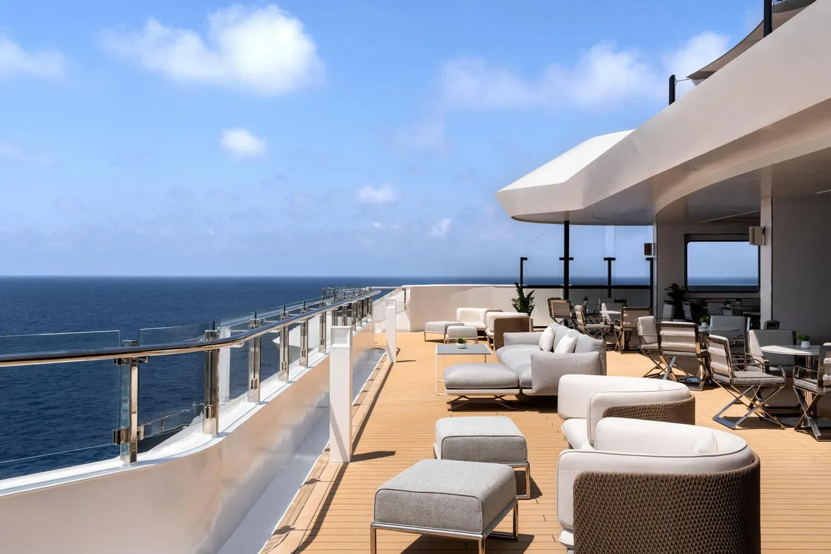Ritz_Carlton_Yacht_Mistral_462d7db209-1.webp