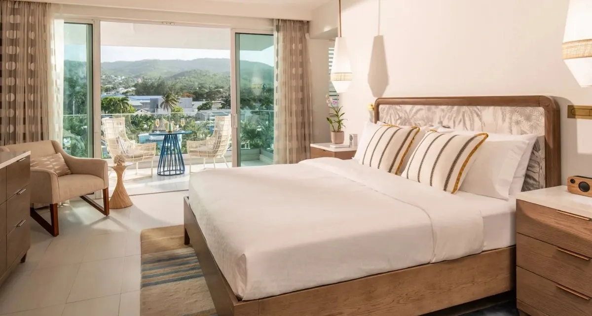 Sandals_Dunns_River_Luxury_Room_93e05a7630.webp