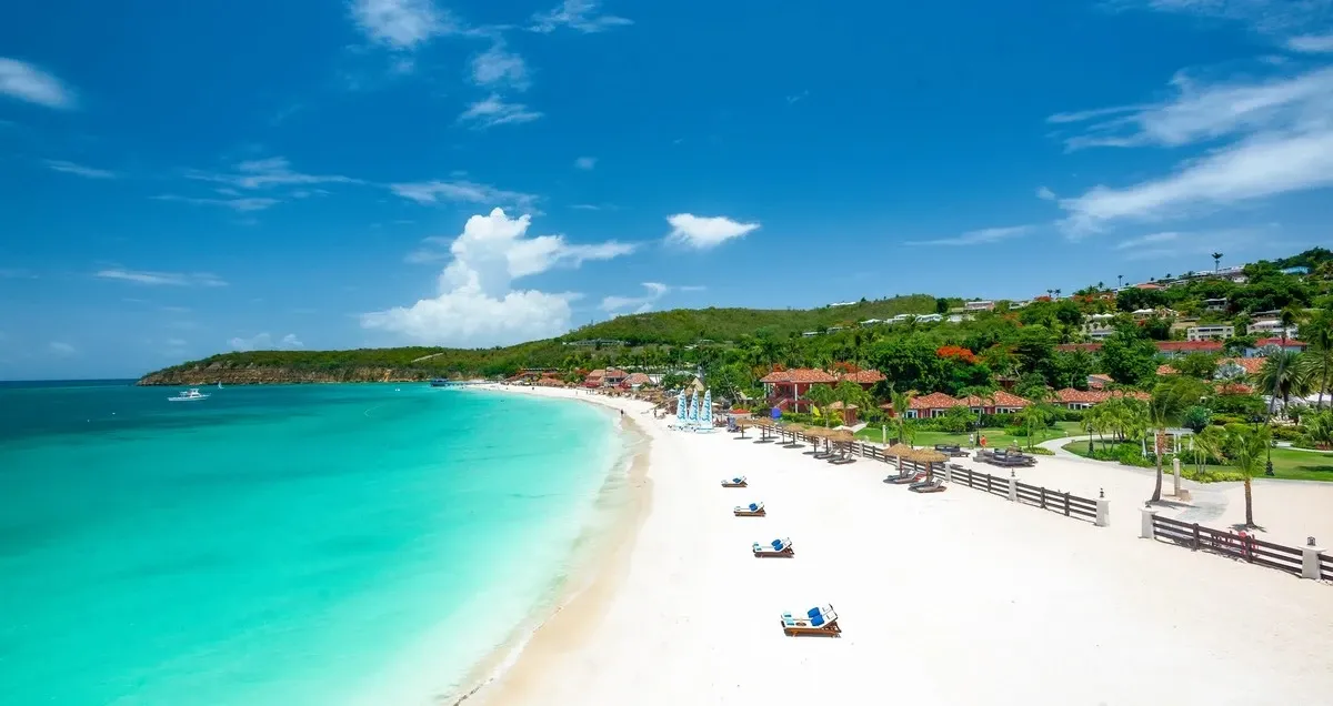 Sandals_Grande_Antigua_beach_ocean_0a0529e412.webp