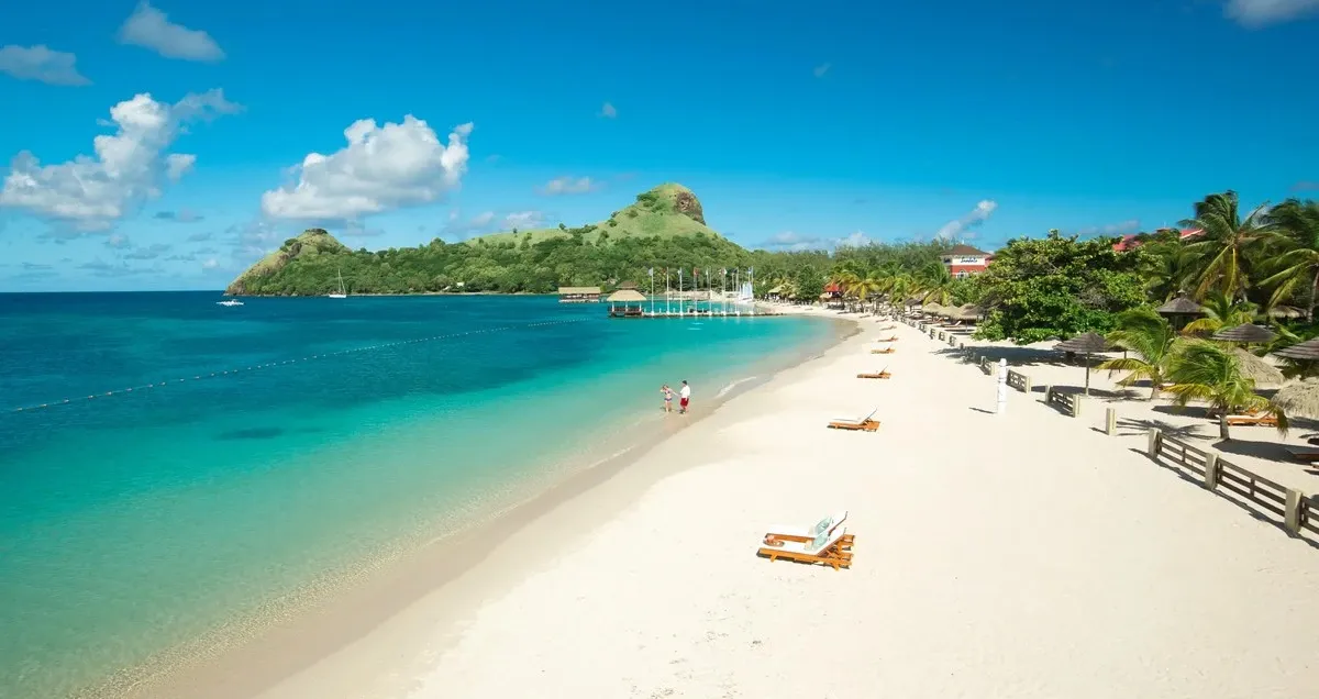 Sandals_Grande_St_Lucian_beach_3aa94bbdcc.webp