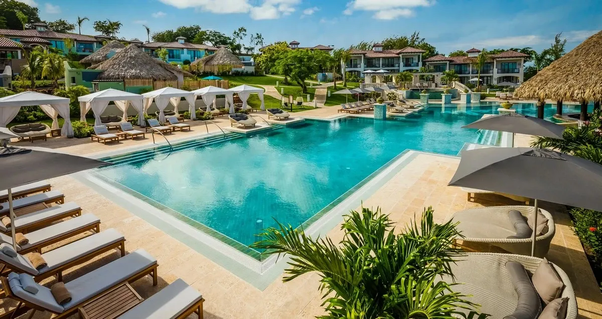 Sandals_Grenada_main_pool_view_c60b691a25.webp