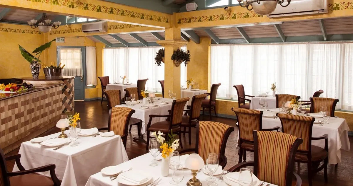 Sandals_Halcyon_Beach_Marios_restaurant_4d5e4c2ee0.webp