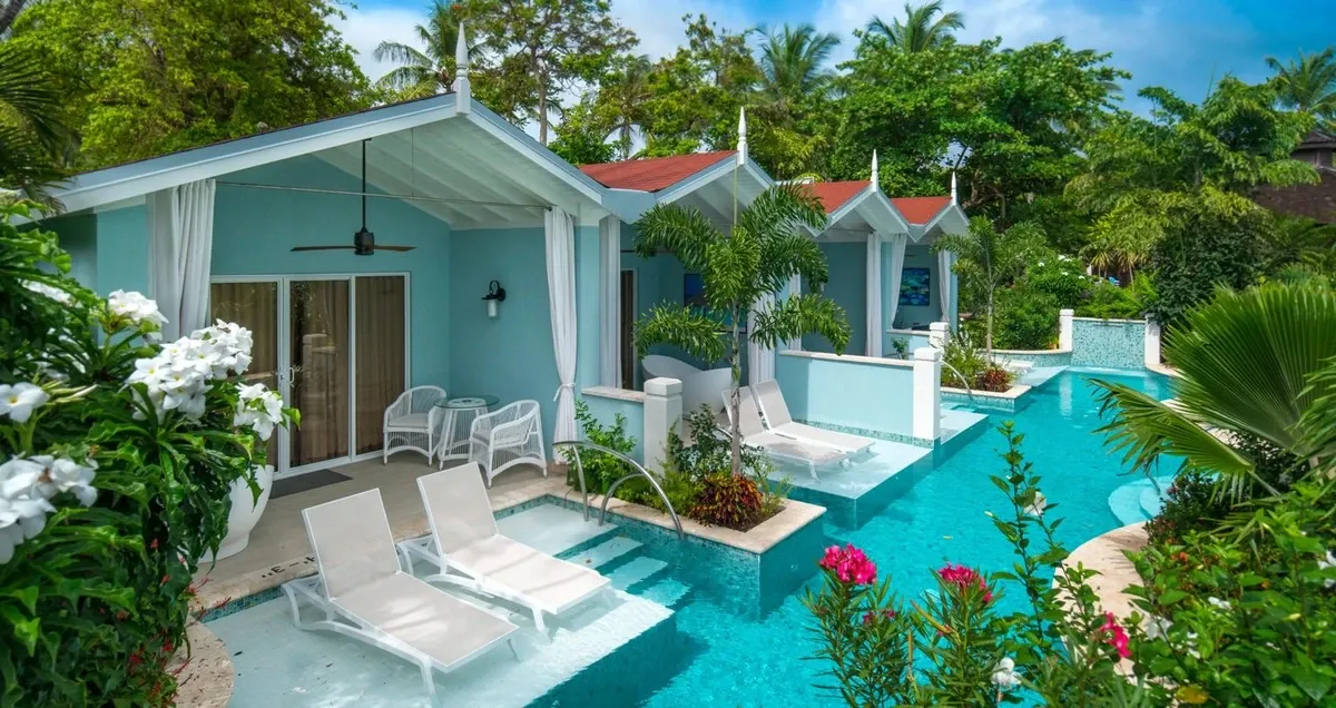 Sandals_Halcyon_Beach_private_pools_room_649af7616c.webp