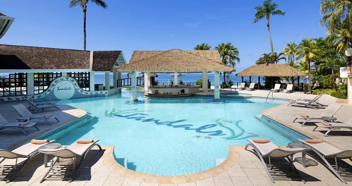 Sandals_Negril_main_pool_6f9f0851b9.webp