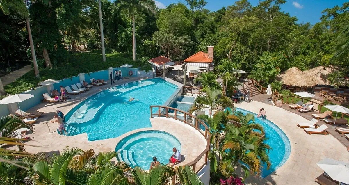 Sandals_Resorts_Ochi_pools_98be8b936b.webp
