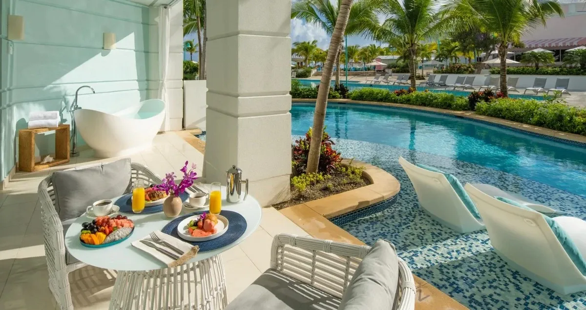 Sandals_Royal_Bahamian_Butler_Elite_Suite_aeb7fef769.webp