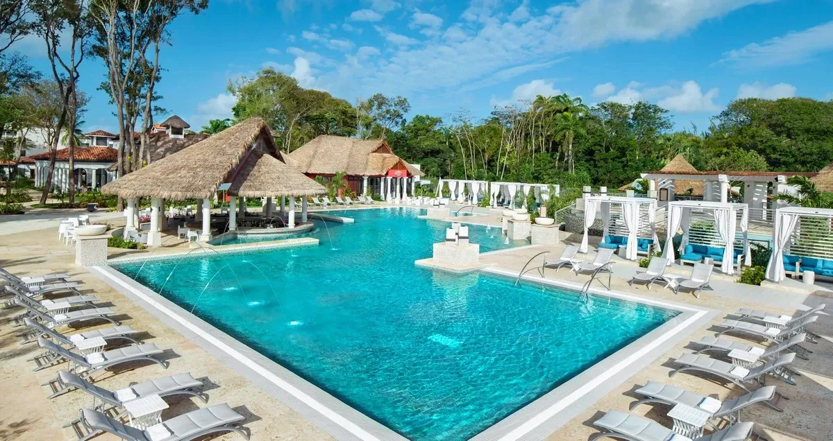 Sandals_Royal_Barbados_pools_1365288fa0.webp