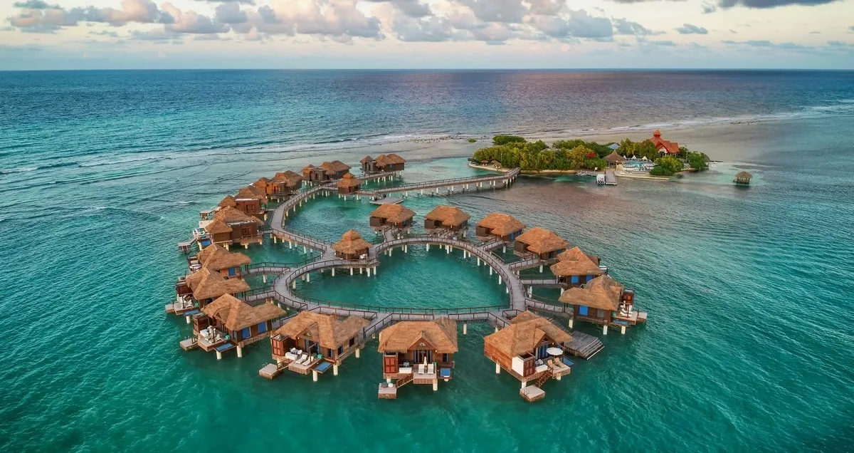 Sandals_Royal_Caribbean_overwater_villa_9d6aa75c0f.webp
