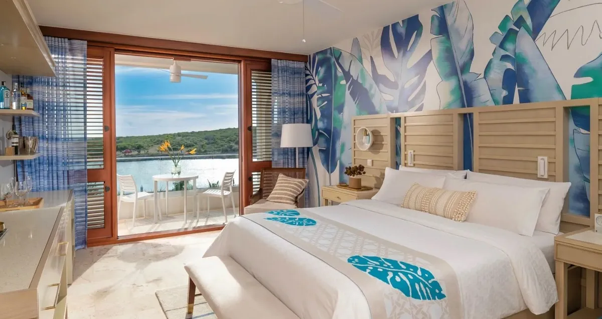 Sandals_Royal_Curacao_Luxury_Room_51c5972422.webp