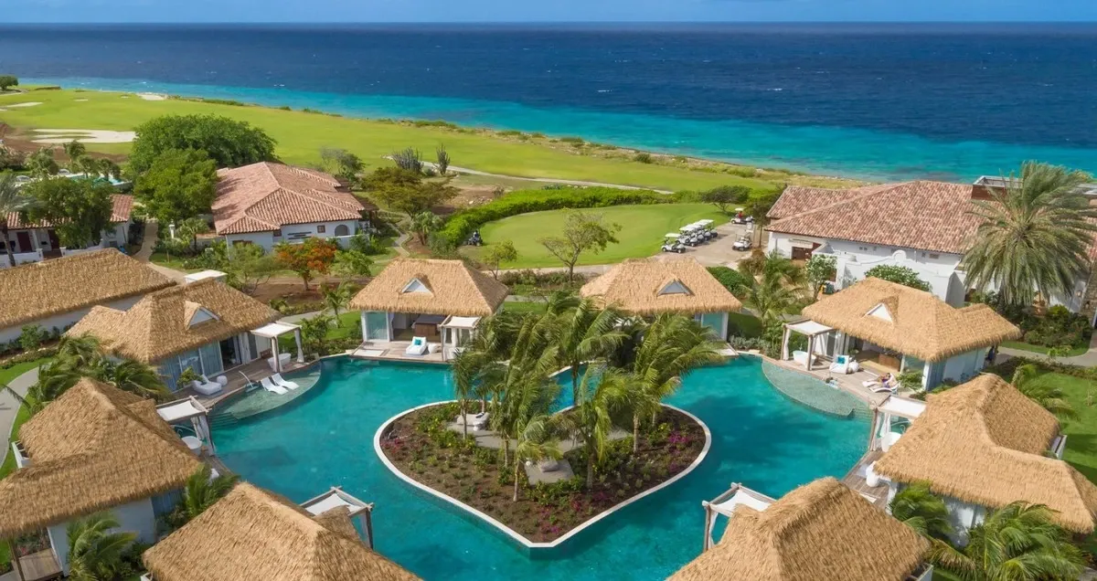 Sandals_Royal_Curacao_bungalows_butler_suites_5988161b4c.webp