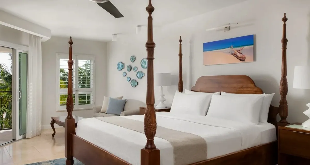 Sandals_South_Coast_Luxury_Room_32b98865c2.webp