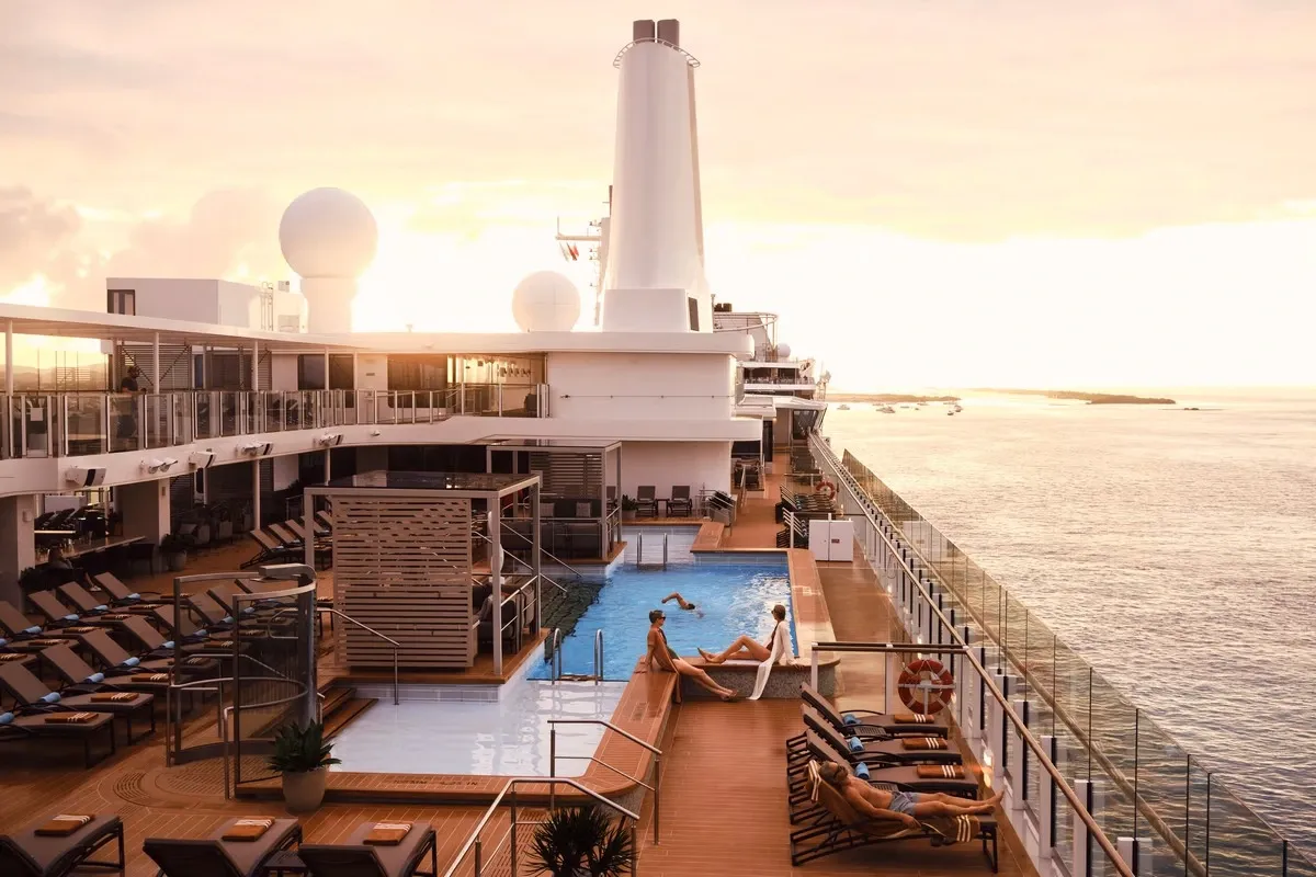Silversea_Cruises_outdoor_pool_f695d2388a.webp