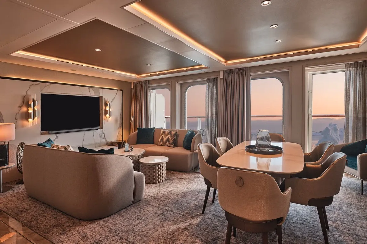Silversea_Cruises_room_luxury_c2703032aa.webp